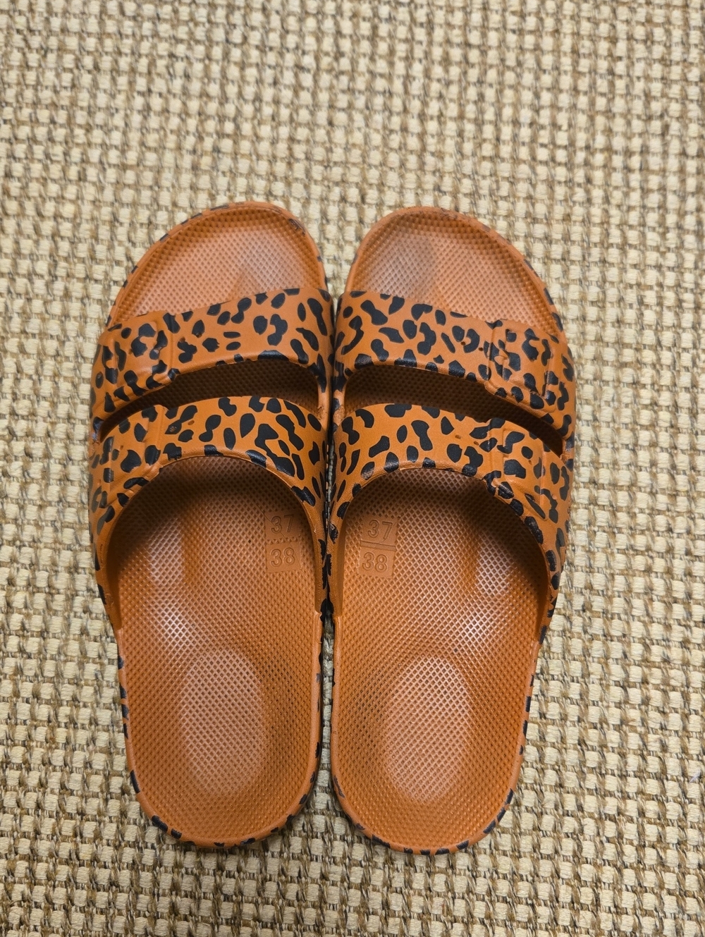 Freedom Moses Animal Print Slides